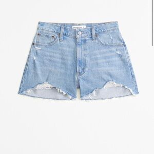 SOLDD Curve Love High Rise 4" Mom Short Abercrombie and Fitch